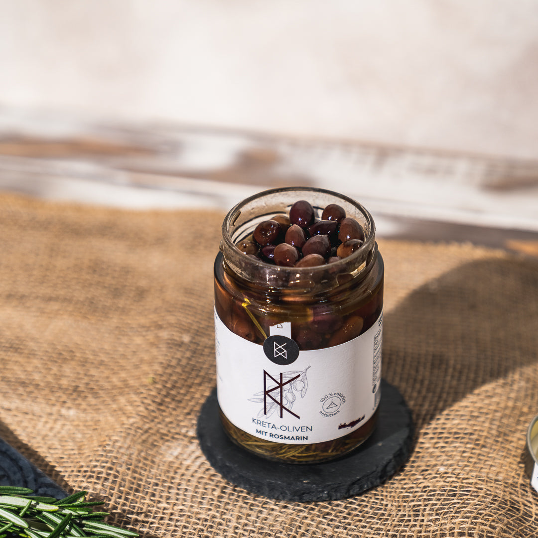 Kreta-Oliven mit Rosmarin